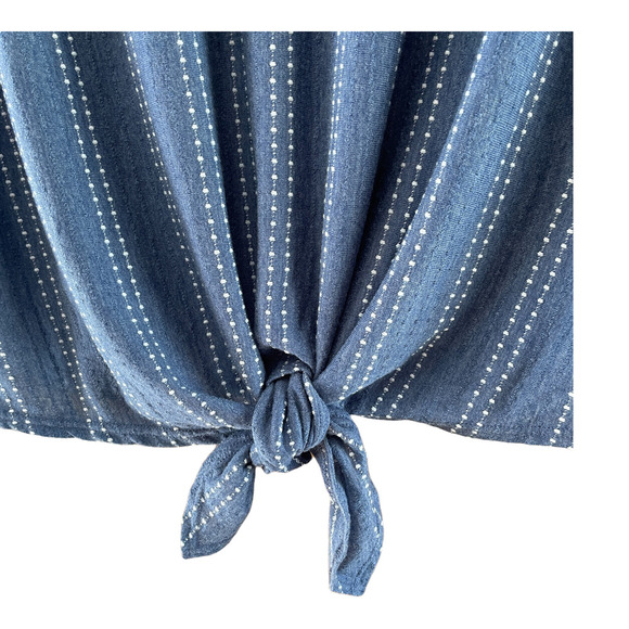 W5 Blue Swiss Dot Tie Knot Front Top Plus Size 3X - Picture 2 of 6